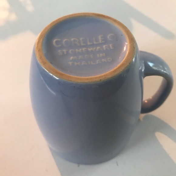 5 Corelle Stoneware Mugs - Picture 6 of 6
